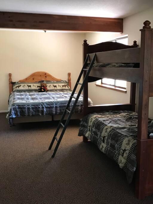 גרובלנד Yosemite Haven @ Pine Mountain Lake. Dog Friendly! מראה חיצוני תמונה